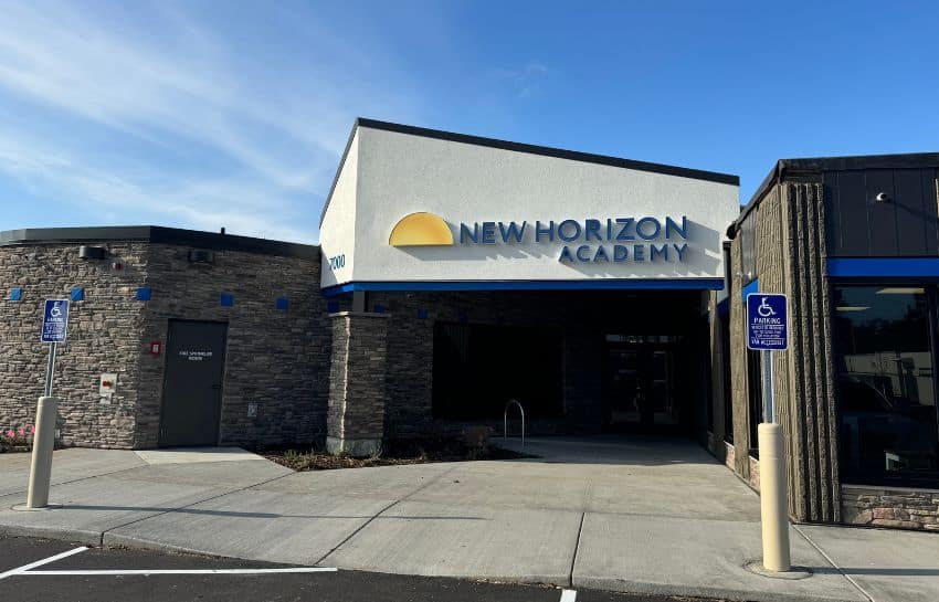 http://New%20Horizon%20Academy%20school%20in%20Crystal,%20Minnesota